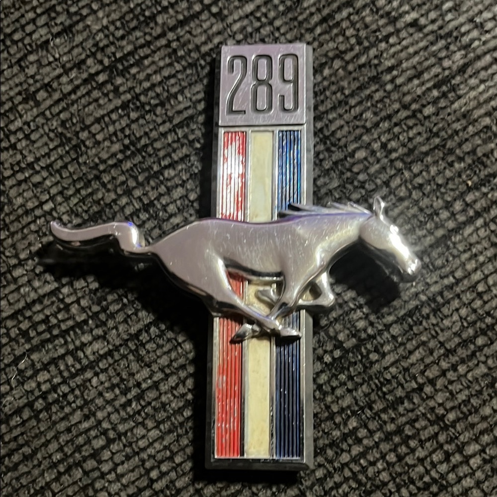 Ford Mustang 289 Emblem - Silver